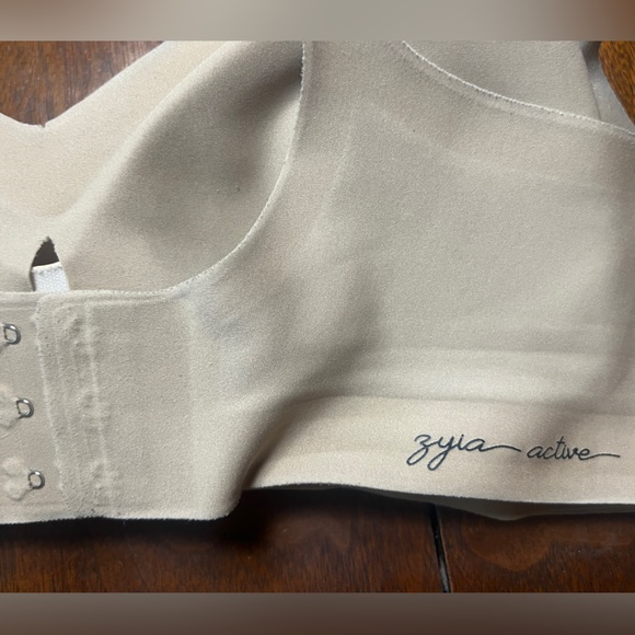 Zyia Flax Double Adjustable Comfort Bra - Picture 13 of 14